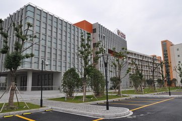 中央电视台《新闻联播》报道betway88西汉姆联昆山中心